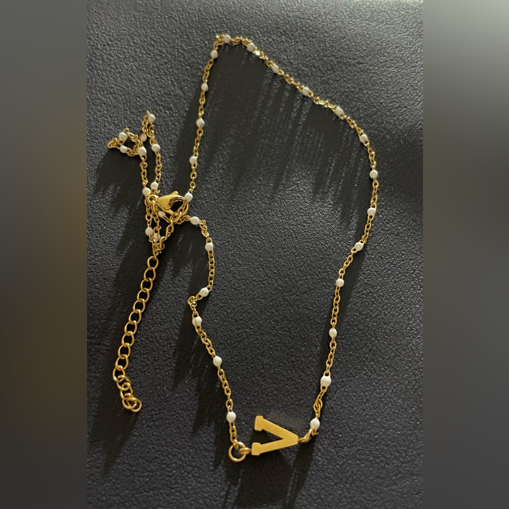 Brand New 18K Gold Plated Initial Letter V Necklace